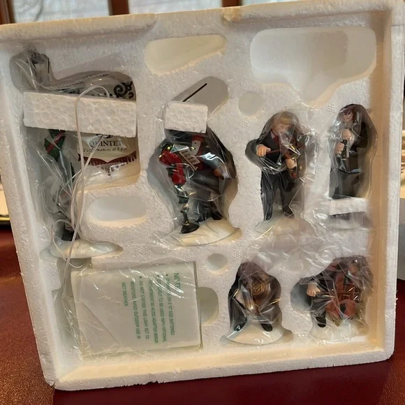 🎄Department 56 Dickens Village holiday quintet ￼ - Picture 4 of 4